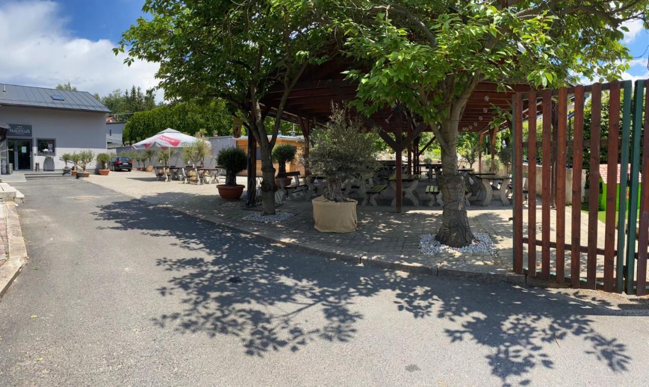 Chodov  Hotel Nautilus מראה חיצוני תמונה